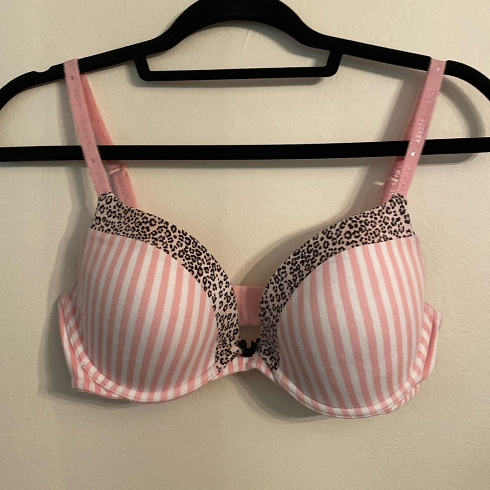 Victoria’s Secret push-up bra, underwired, Size: 34D